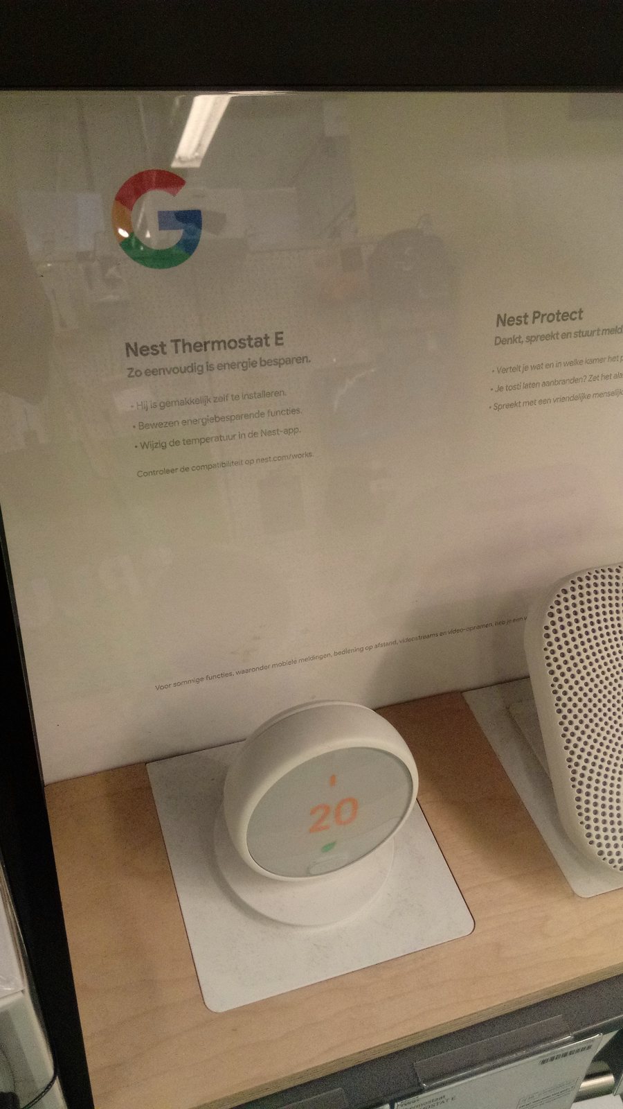 Smart thermostat detail